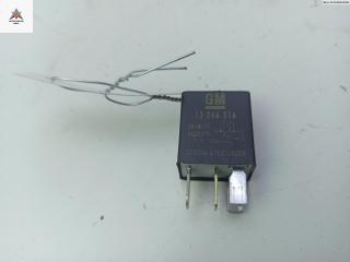 реле (прочие) Opel Zafira 2 поколение (B) [рестайлинг] 2009, 1.9 л., дизель, МКПП, чёрный, минивэн, 13266316