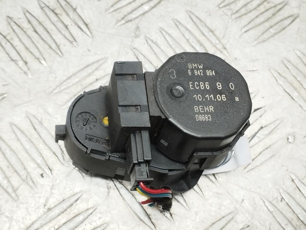 моторчик заслонки печки BMW 5 E60/E61 2006, 3.0 л., дизель, МКПП, серый, универсал, 6942994