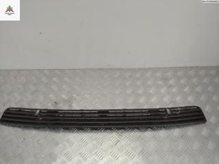 решетка капота Volkswagen Transporter T4 1990, 2.4 л., дизель, МКПП, красный, микроавтобус, 701819103