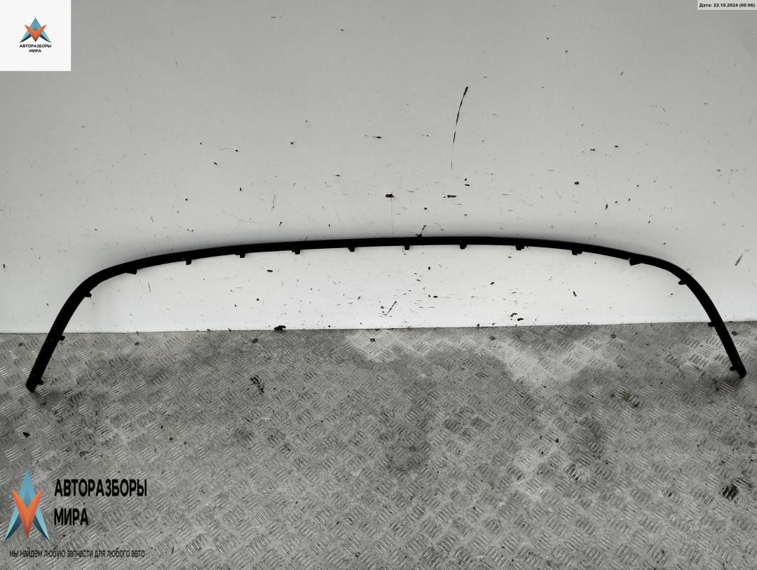 молдинг переднего бампера Volkswagen Polo 4 поколение 2001, 1.4 л., бензин, МКПП, чёрный, хетчбэк 3 дв., 6N0807820A - фото №1