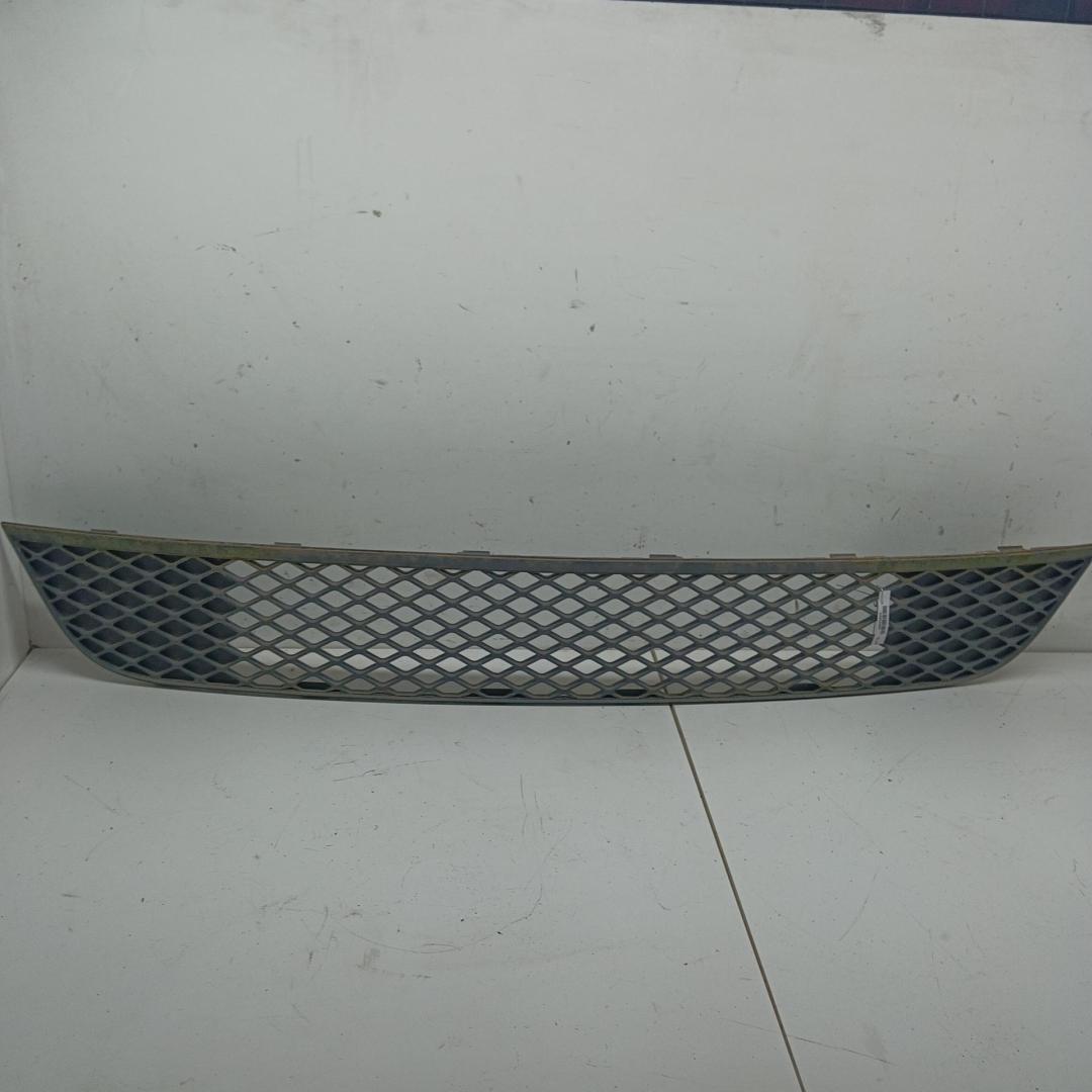 заглушка (решетка) в бампер Ford Fiesta 2007, 1.4 л., бензин, робот, серый, хетчбэк 3 дв., 6S61A018A58ABW