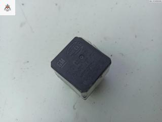 блок управления вентилятором (реле) Opel Zafira 2 поколение (B) [рестайлинг] 2009, 1.9 л., дизель, МКПП, чёрный, минивэн, 13171831