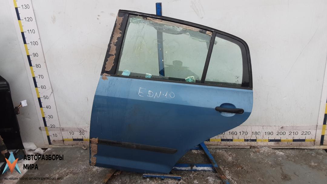 дверь задняя левая Volkswagen Golf Plus 1 поколение 2006, 1.4 л., бензин, МКПП, хетчбэк 5 дв., 5M0833105B, 5M0833301M - фото №1