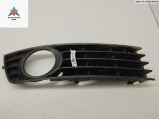 заглушка (решетка) в бампер Audi A4 B6 2004, 2.0 л., бензин, МКПП, серый, седан, 8E0807682A