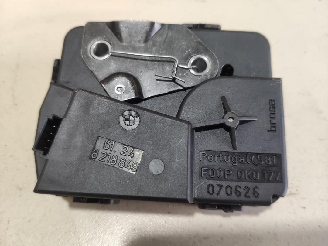Замок стекла двери багажника BMW 5 E60/E61 2007, 3.0 л., дизель, АКПП, чёрный, универсал, 51248218849, 8218849