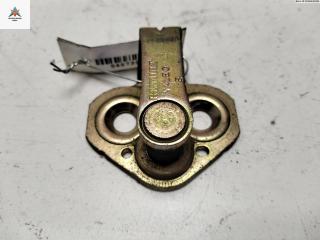 ответная часть (скоба) замка двери Renault Scenic 1 поколение [рестайлинг] 2001, 1.6 л., бензин, МКПП, красный, минивэн, 7700430012