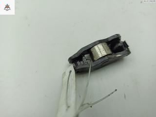 коромысло клапана (рокер) Citroen C4 1 поколение 2006, 1.4 л., бензин, МКПП, красный, хетчбэк 3 дв.