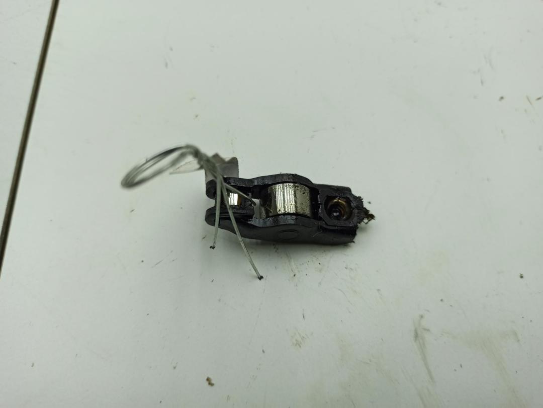 коромысло клапана (рокер) Citroen C4 2006, 1.4 л., бензин, МКПП, красный, хетчбэк 3 дв.