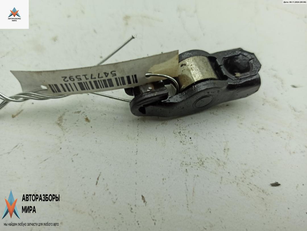 коромысло клапана (рокер) Citroen C4 1 поколение 2006, 1.4 л., бензин, МКПП, красный, хетчбэк 3 дв. - фото №1