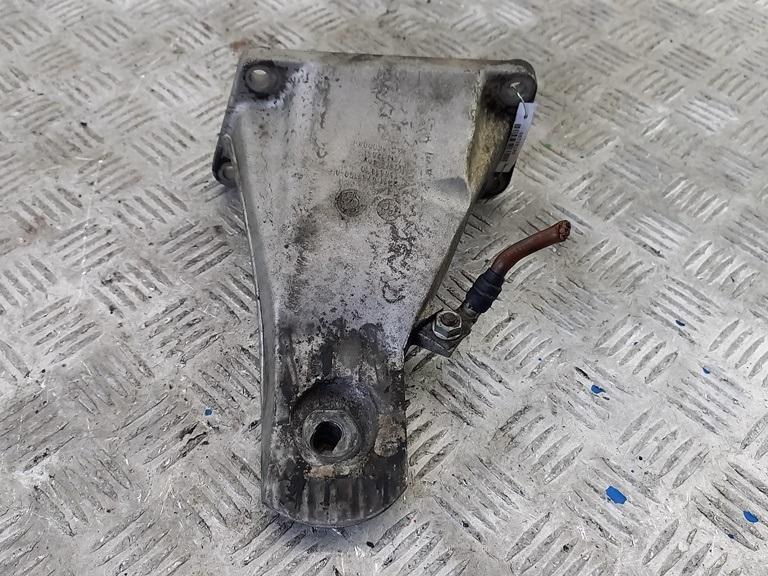 кронштейн двигателя BMW 5 E60/E61 2004, 2.5 л., дизель, АКПП, синий, седан, 22116761150