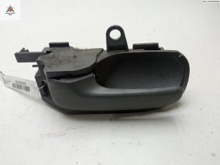 ручка внутренняя передняя левая Toyota Aygo 1 поколение 2006, 1.0 л., бензин, МКПП, красный, хетчбэк 3 дв.