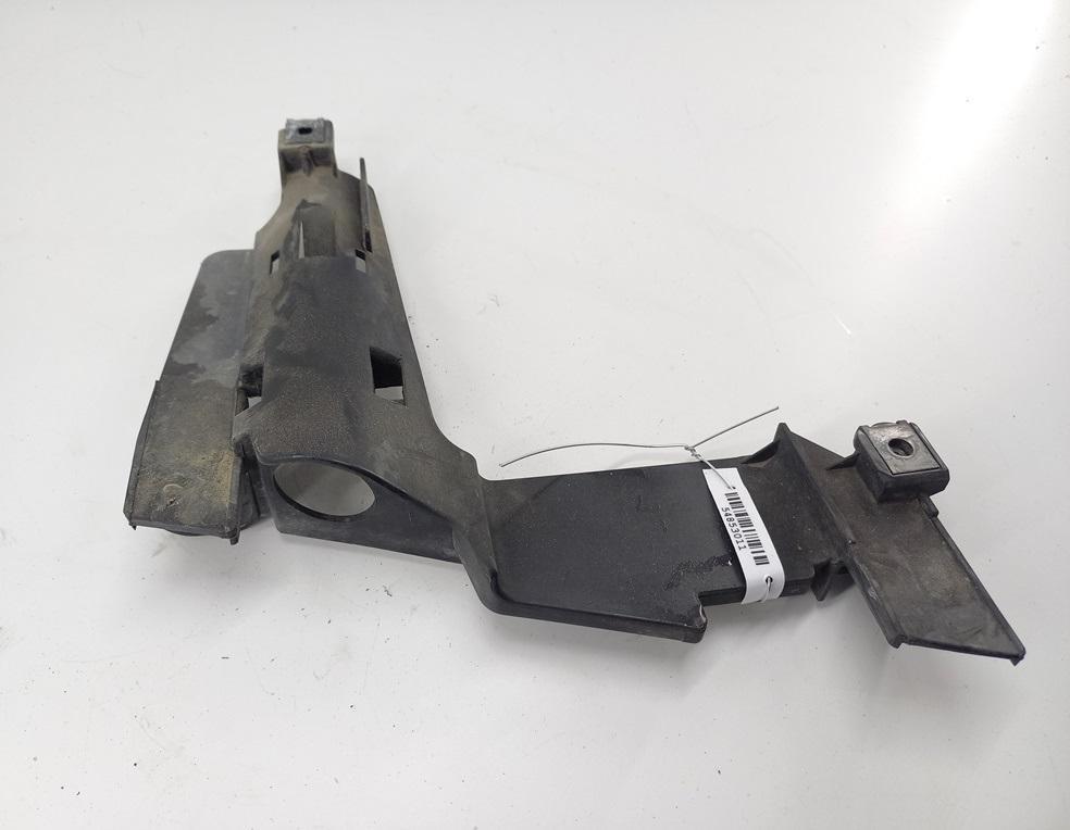 крепление фары правой BMW 3 E46 2000, 2.0 л., бензин, МКПП, чёрный, универсал, 1301073018