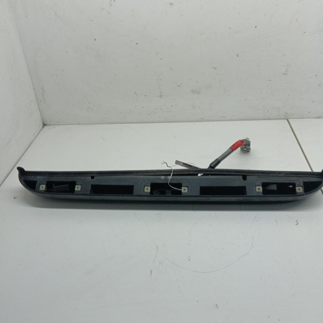 накладка двери (крышки) багажника Ford Explorer 1996, 4.0 л., бензин, АКПП, красный, внедорожник 5 дв.