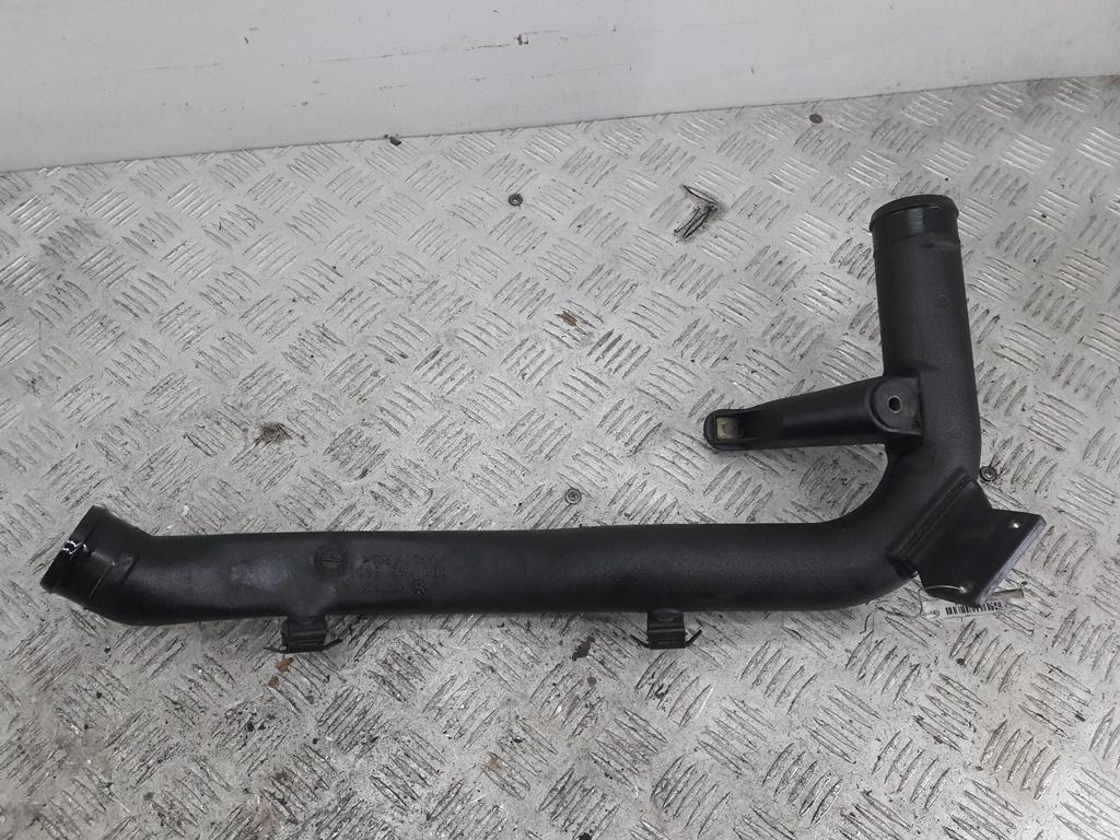 патрубок интеркулера Volkswagen Passat B5 1999, 1.9 л., дизель, МКПП, чёрный, универсал, 8D0145840L