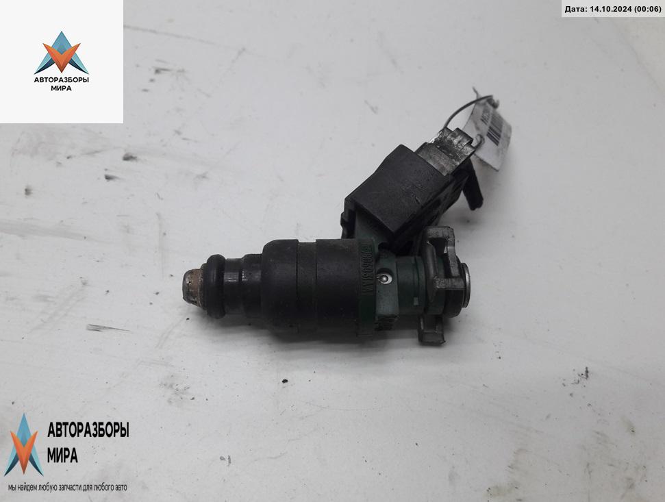 форсунка Volkswagen Bora 1 поколение 1999, 1.6 л., бензин, МКПП, зелёный, седан, 037906031AA - фото №1