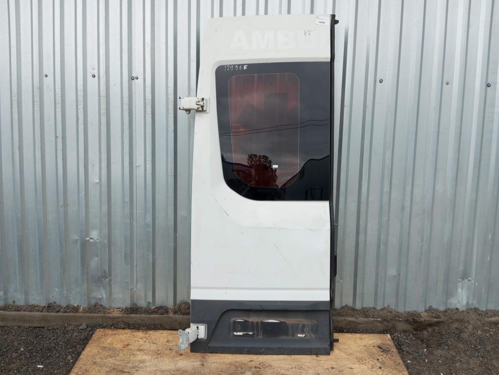 дверь задняя распашная левая IVECO Daily 6 поколение 2017, цвет - фото №1