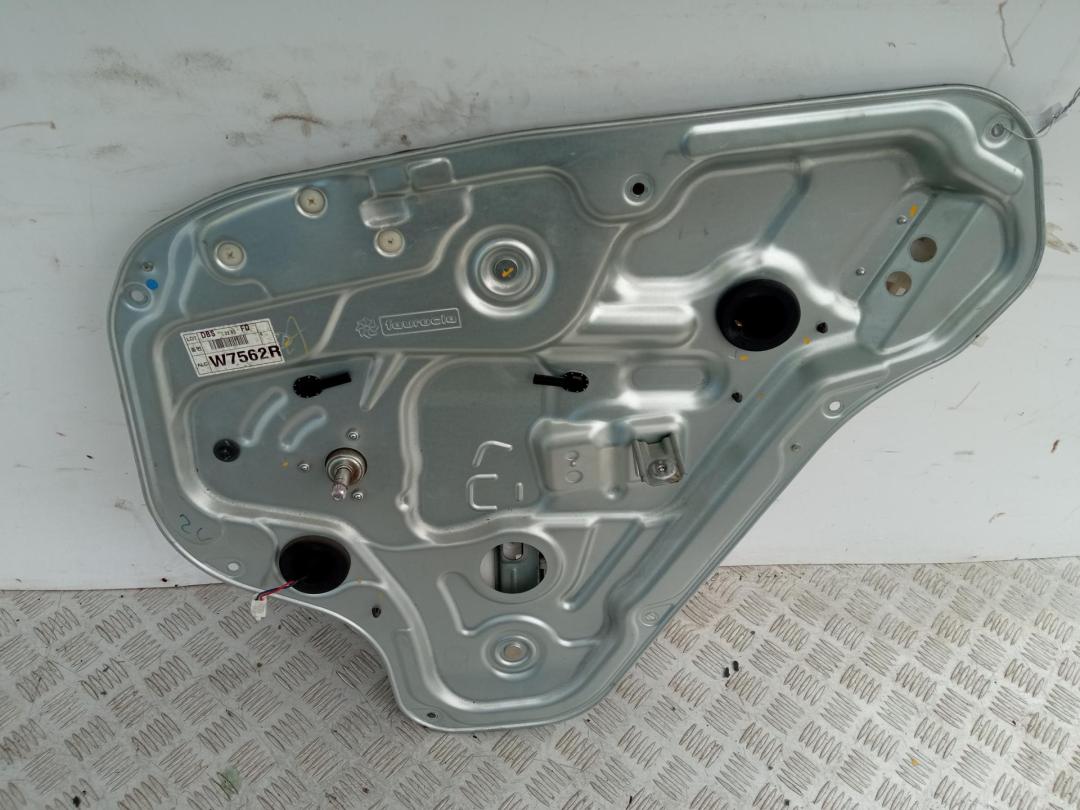 стеклоподъемник задний правый Hyundai i30 2008, 1.6 л., бензин, МКПП, серый, универсал, 834802L200
