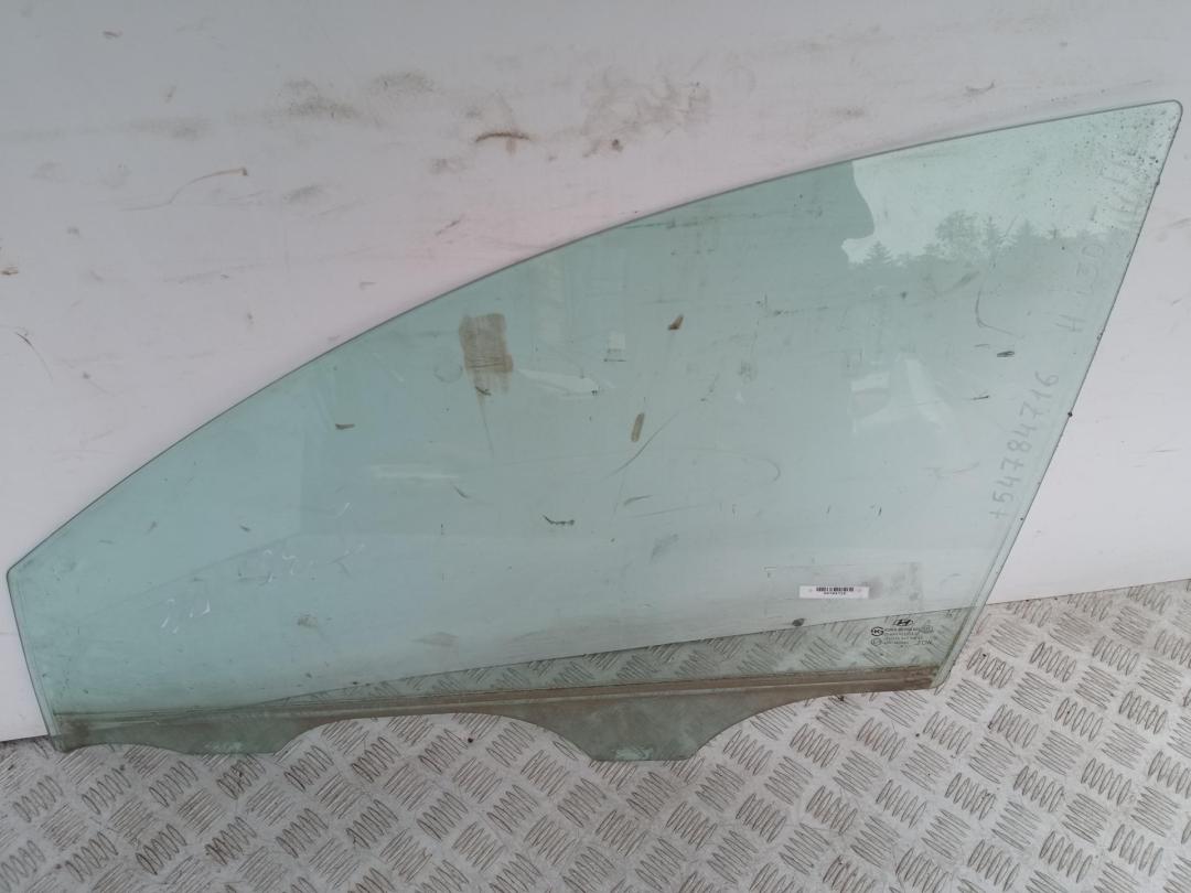 стекло двери передней левой Hyundai i30 2008, 1.6 л., бензин, МКПП, серый, универсал