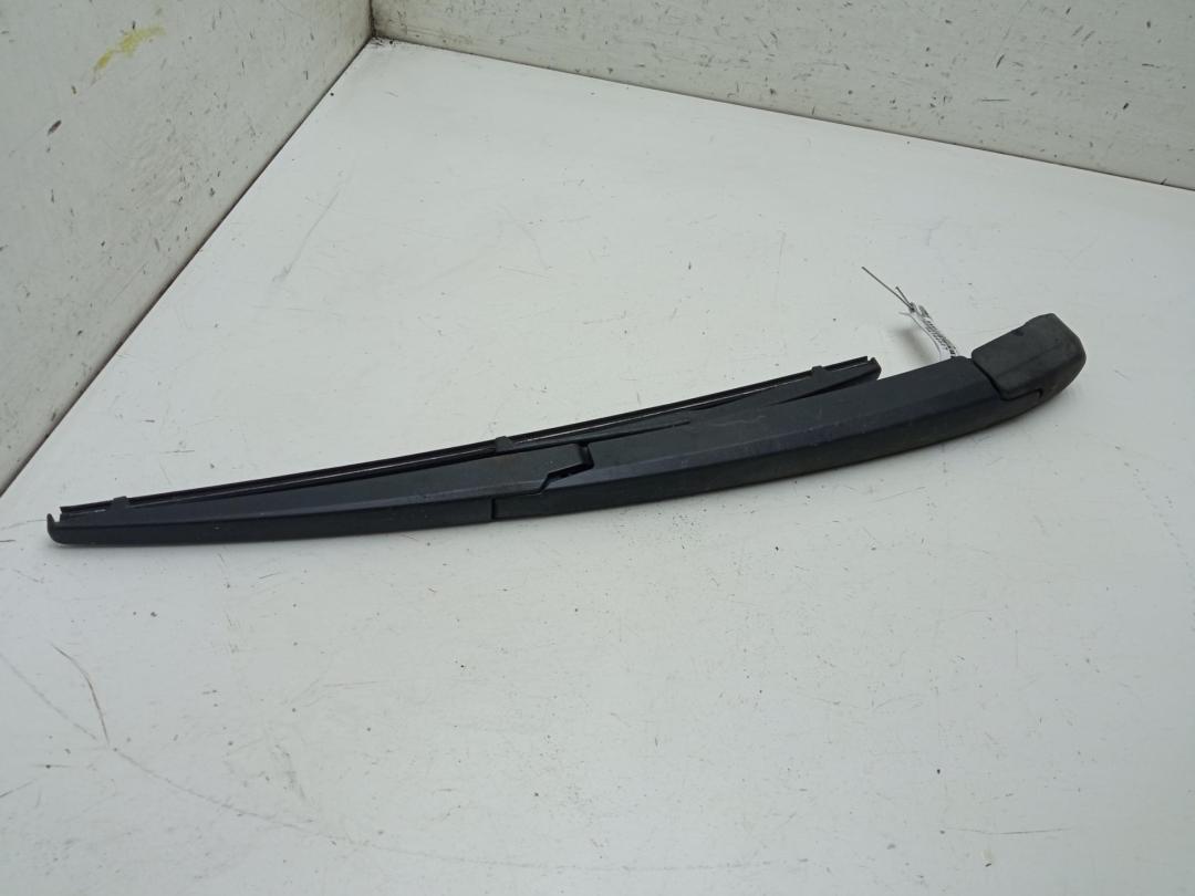 Щеткодержатель (поводок стеклоочистителя) задний Toyota Avensis 2003, 2.0 л., дизель, МКПП, зелёный, универсал