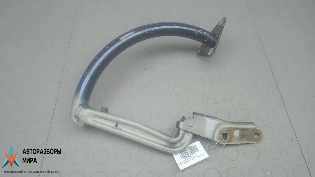 петля крышки багажника Volkswagen Passat B7 2012, 2.0 л., дизель, АКПП, седан, 3C5827302B - фото №1