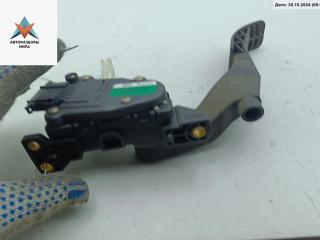 педаль Volkswagen Golf 4 поколение 1999, 1.4 л., бензин, МКПП, белый, хетчбэк 5 дв.