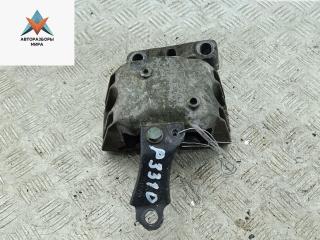 подушка крепления двигателя Volkswagen Golf 4 поколение 2002, 1.4 л., бензин, МКПП, чёрный, хетчбэк 5 дв.
