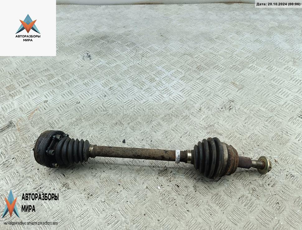 полуось передняя левая (приводной вал, ШРУС) Volkswagen Golf 4 поколение 2000, 1.4 л., бензин, МКПП, серый, хетчбэк 5 дв. - фото №1