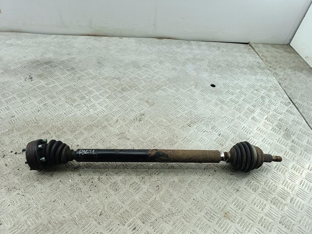 полуось передняя правая (приводной вал, ШРУС) Volkswagen Golf-4 2000, 1.4 л., бензин, МКПП, серый, хетчбэк 5 дв.