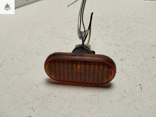 повторитель передний правый Renault Scenic 1 поколение [рестайлинг] 2001, 1.6 л., бензин, МКПП, красный, минивэн, 7700822136