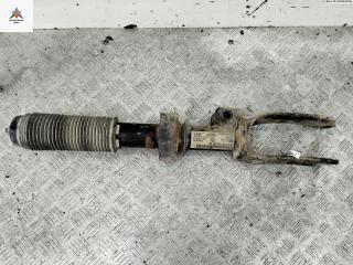 амортизатор передний левый Volkswagen Touareg 1 поколение [рестайлинг] 2007, 3.0 л., дизель, АКПП, чёрный, внедорожник 5 дв., 7L6413031N