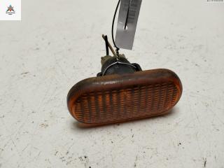 повторитель передний правый Renault Scenic 1 поколение [рестайлинг] 2001, 1.6 л., бензин, МКПП, красный, минивэн, 7700822136