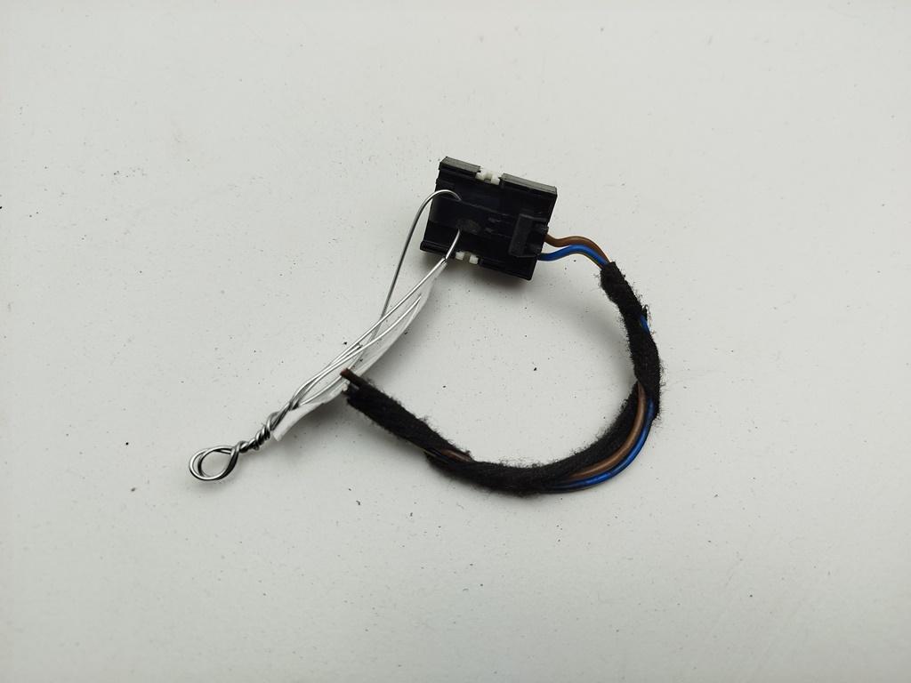 разъем (фишка) проводки BMW 3 E46 2002, 2.0 л., бензин, МКПП, чёрный, универсал, 8369712