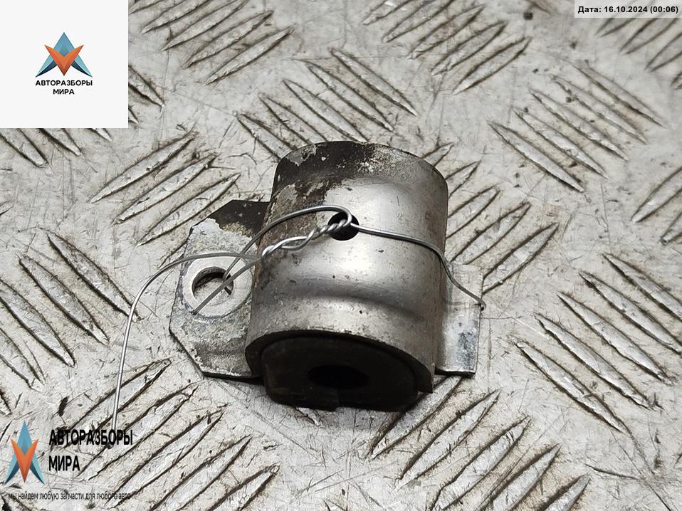 Крепление втулки стабилизатора заднего BMW 5 серия E39 1996, 2.5 л., бензин, МКПП, серый, седан, 1093663 - фото №1