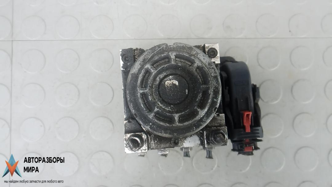 блок ABS Skoda Octavia 3 поколение (A7) 2014, 1.6 л., дизель, МКПП, хетчбэк 5 дв., 5Q0614517Q - фото №1