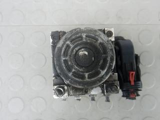 блок ABS Skoda Octavia 3 поколение (A7) 2014, 1.6 л., дизель, МКПП, хетчбэк 5 дв., 5Q0614517Q