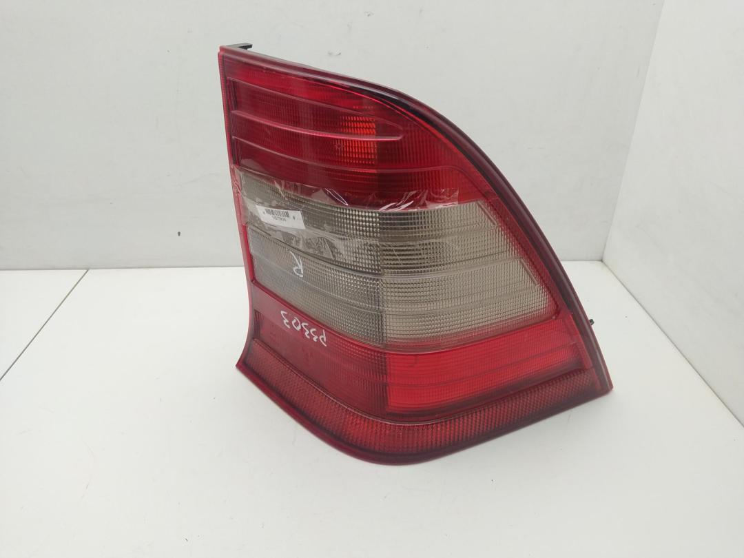 фонарь задний правый Mercedes-Benz C W202 1997, 1.8 л., бензин, МКПП, красный, универсал, 2028202864