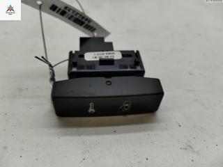 кнопка центрального замка Volkswagen Touareg 1 поколение [рестайлинг] 2007, 3.0 л., дизель, АКПП, чёрный, внедорожник 5 дв., 7L6962125