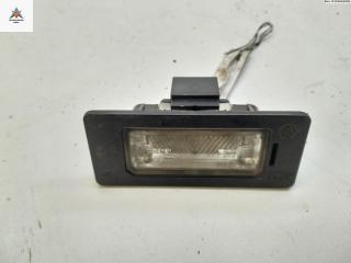 подсветка номера Volkswagen Passat B6 2007, 2.0 л., дизель, АКПП, серый, универсал, 8T0943021