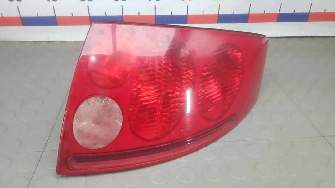 фонарь задний правый Audi TT 8N 2001, 1.8 л., бензин, МКПП, купе - фото №1