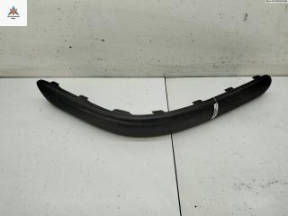 молдинг переднего бампера Volkswagen Golf 4 поколение 1998, 1.6 л., бензин, МКПП, красный, хетчбэк 5 дв., 1J6807791