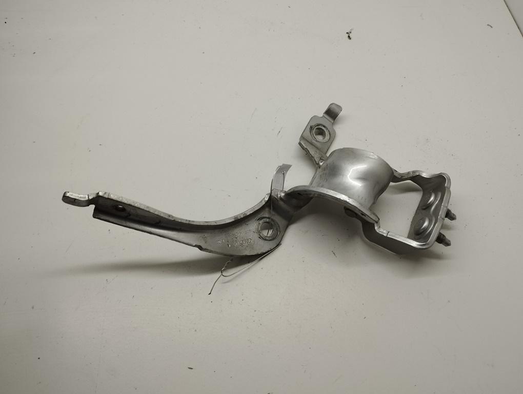 петля крышки багажника Audi A4 B6 2003, серый, универсал, 8E9827299E - фото №1