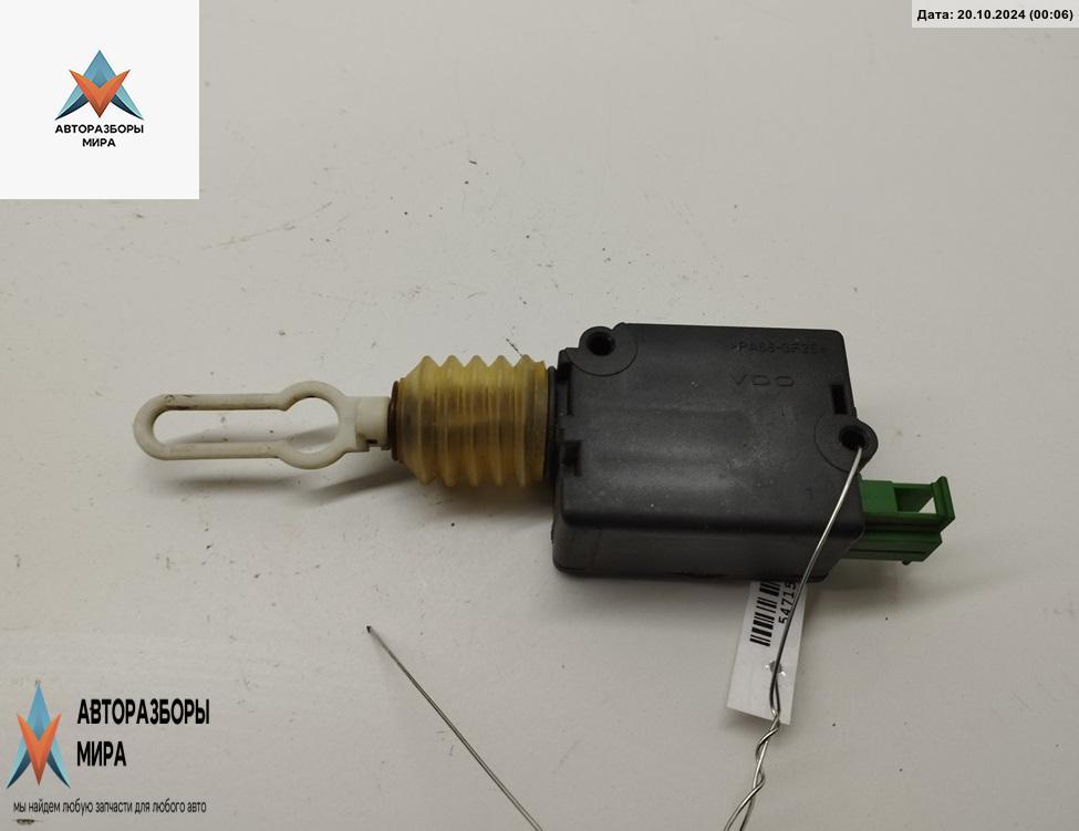 активатор замка багажника Audi A6 4B/C5 1999, 2.5 л., дизель, МКПП, синий, универсал, 4B9962115 - фото №1