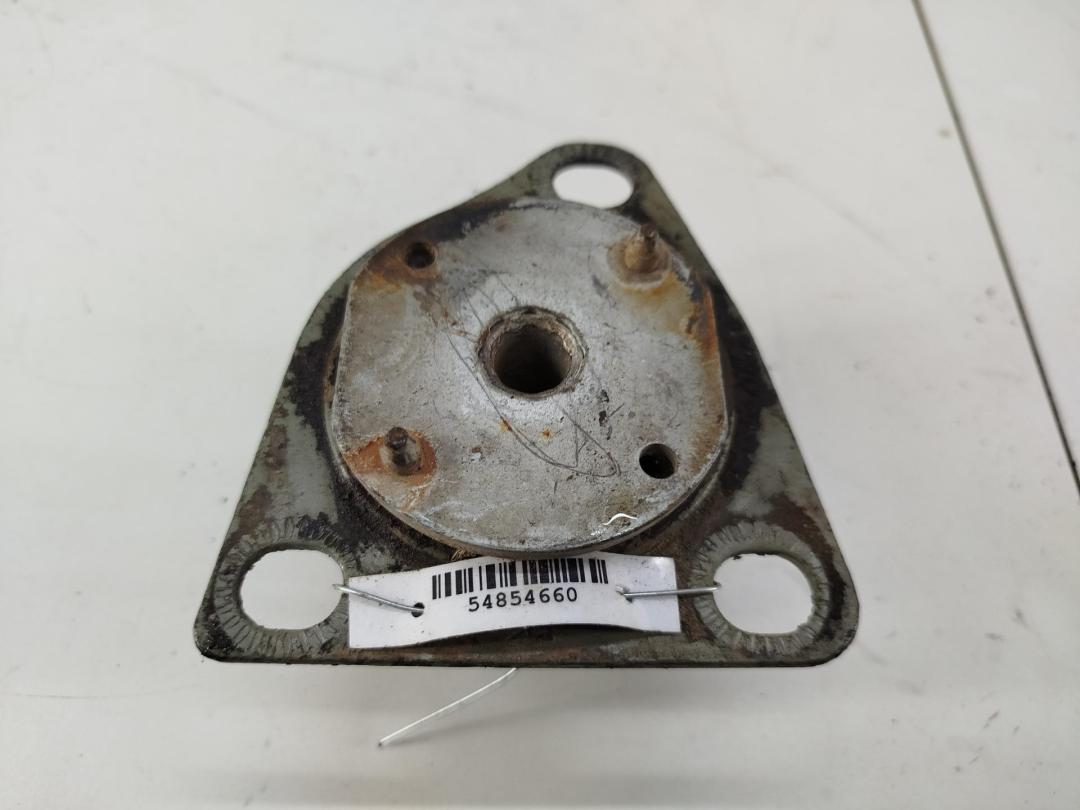 кронштейн (крепление) Audi 100 4A/C4 1992, 2.8 л., бензин, МКПП, серый, универсал - фото №1