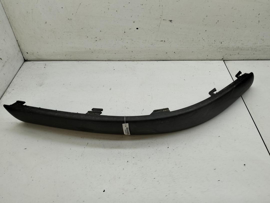 молдинг переднего бампера Volkswagen Passat B5+ (GP) 2001, 2.0 л., бензин, МКПП, серый, универсал, 3B0807718D