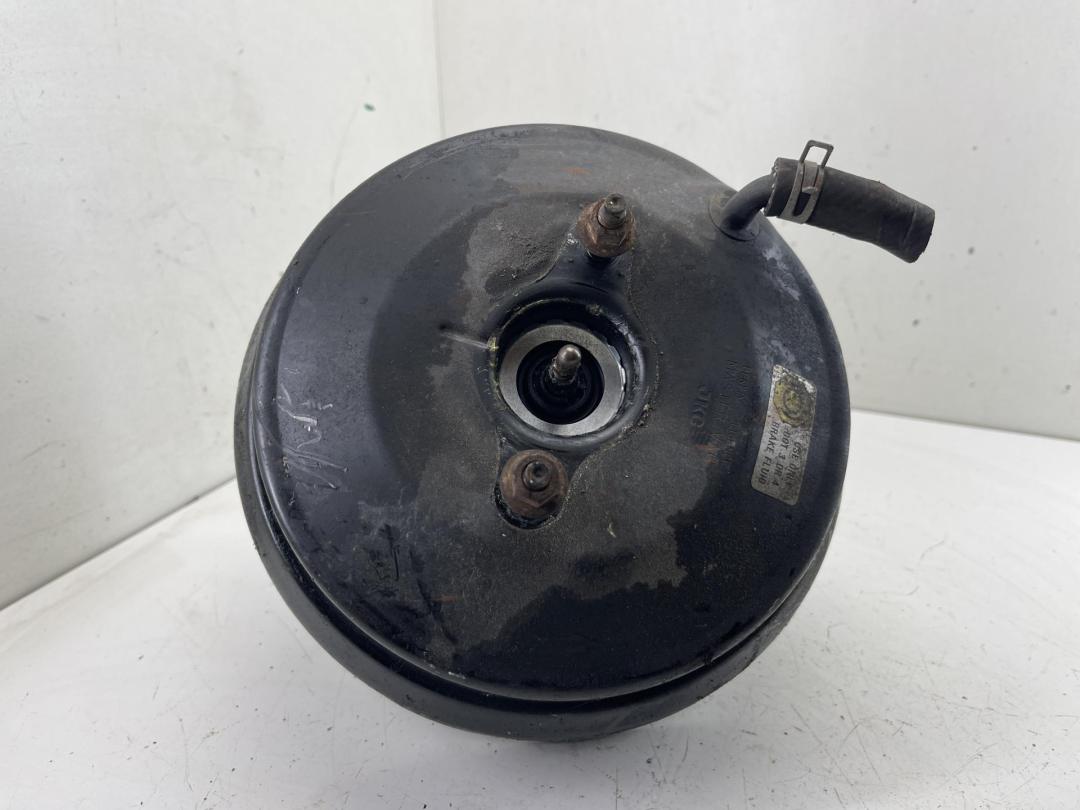 вакуумный усилитель тормозов Nissan Almera N15 1996, 1.4 л., бензин, МКПП, красный, хетчбэк 3 дв., 0N600M195T