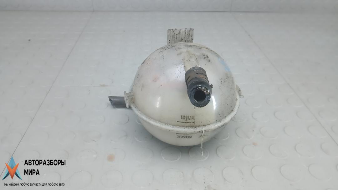 бачок расширительный Skoda Rapid 1 поколение 2015, 1.6 л., дизель, МКПП, хетчбэк 5 дв., 6Q0121407B - фото №1