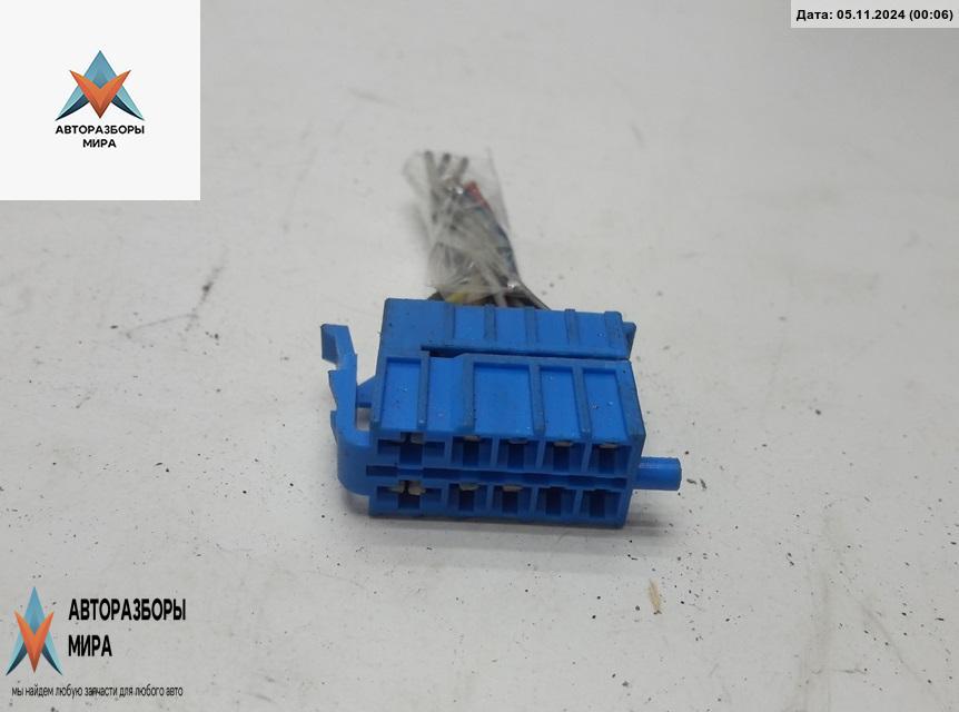 разъем (фишка) проводки Volkswagen Passat B4 1995, 1.8 л., бензин, МКПП, зелёный, универсал, 357971971C - фото №1
