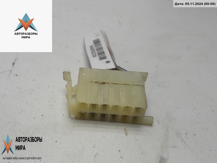 разъем (фишка) проводки Volkswagen Passat B4 1995, 1.8 л., бензин, МКПП, зелёный, универсал, 357971972 - фото №1