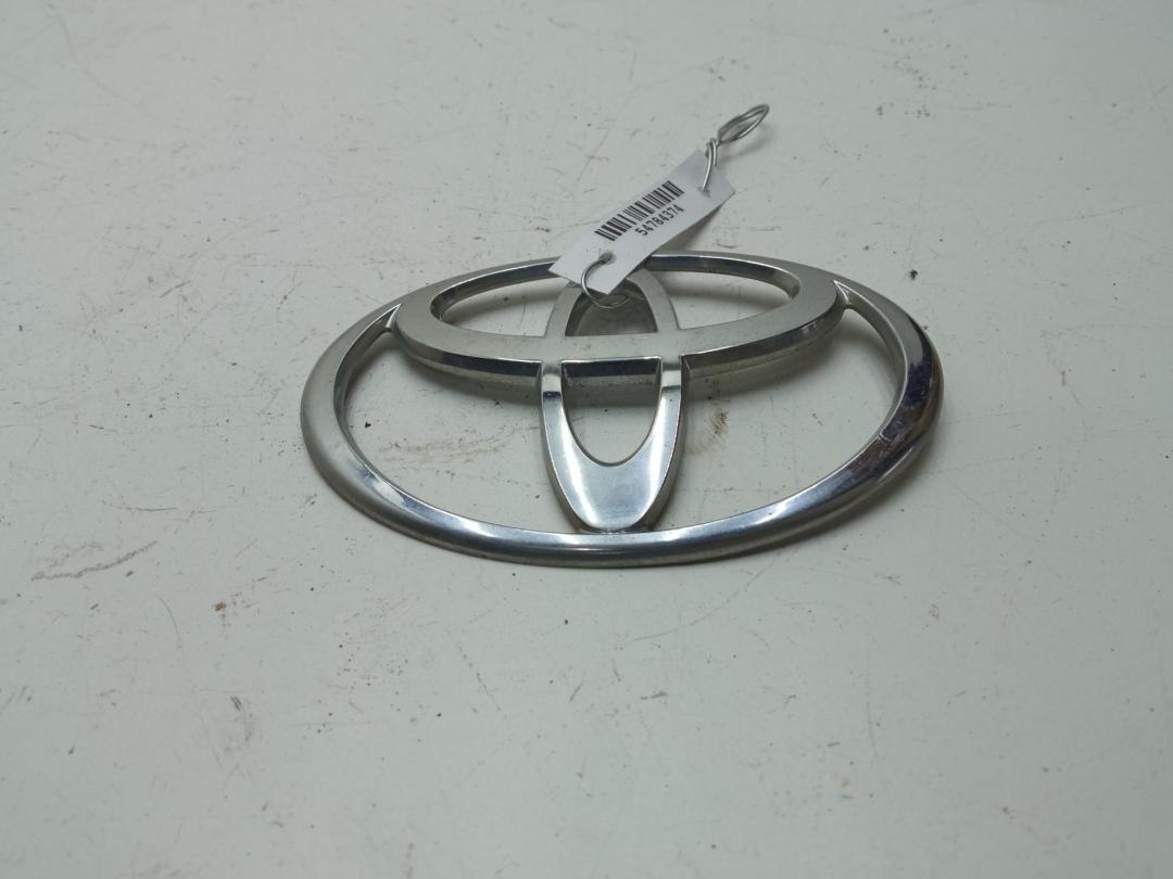 эмблема Toyota Corolla 1997, 1.3 л., бензин, МКПП, красный, хетчбэк 3 дв.