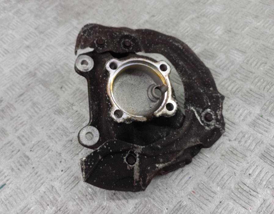 Кулак (корпус ступицы) передний правый BMW 3 E90/E91/E92/E93 2008, 2.0 л., дизель, МКПП, чёрный, универсал, 6764444